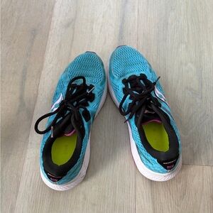 Saucony Women's Teal and Pink Athletic Shoes